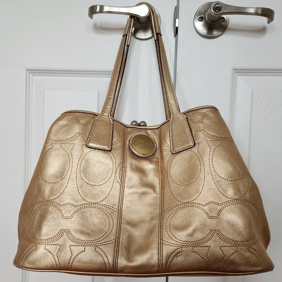 COACH SIGNATURE STITCH GOLD METTALIC LEATHER KISS LOCK TOTE BAG H1193-F18879 - Picture 11 of 13